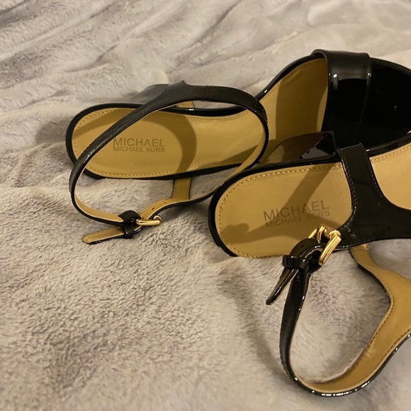 Michael Kors block strap heels - Picture 9 of 12